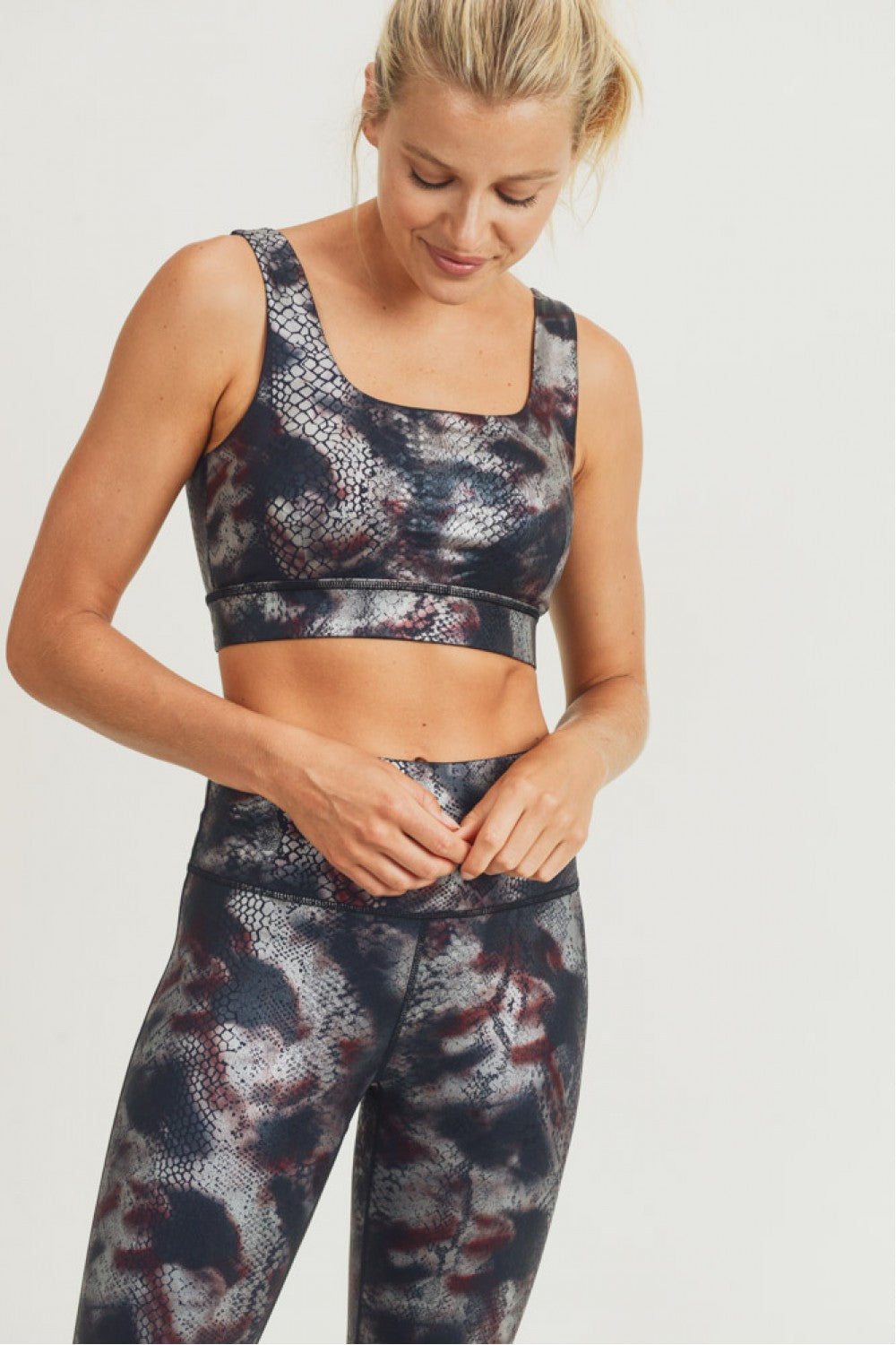 Ensemble bordeaux peau de serpent