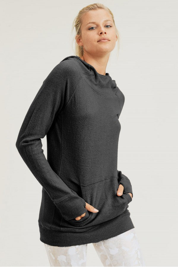 Pull à capuche raglan duveteux avec passe-pouces