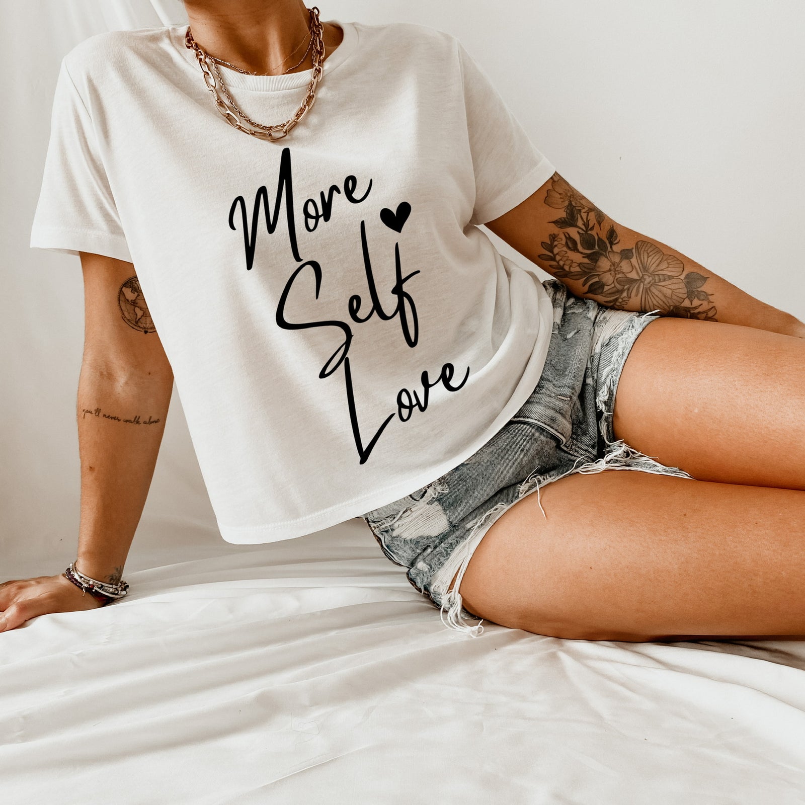 EmpowerHER Legacy - T-shirt court « Plus d'amour-propre »